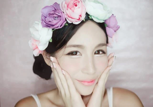 Dali Brown Natural Looking Contact Lenses - Image 3