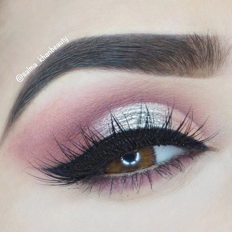 4 Tone Hazel Colored Contacts - Image 4