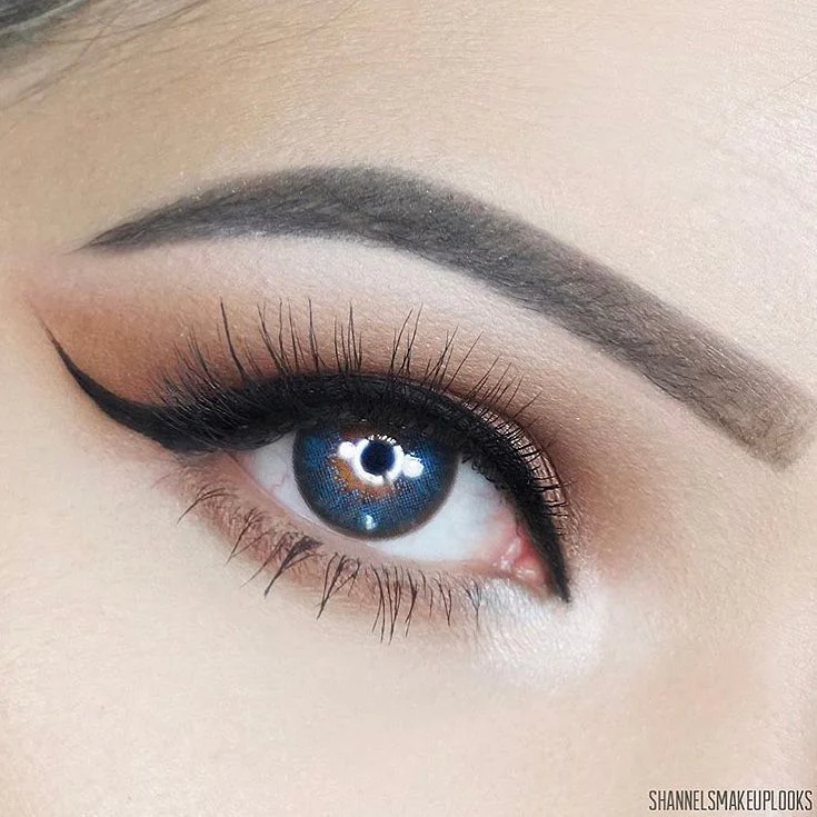 Natsumi Blue Contacts For Astigmatism - Image 3