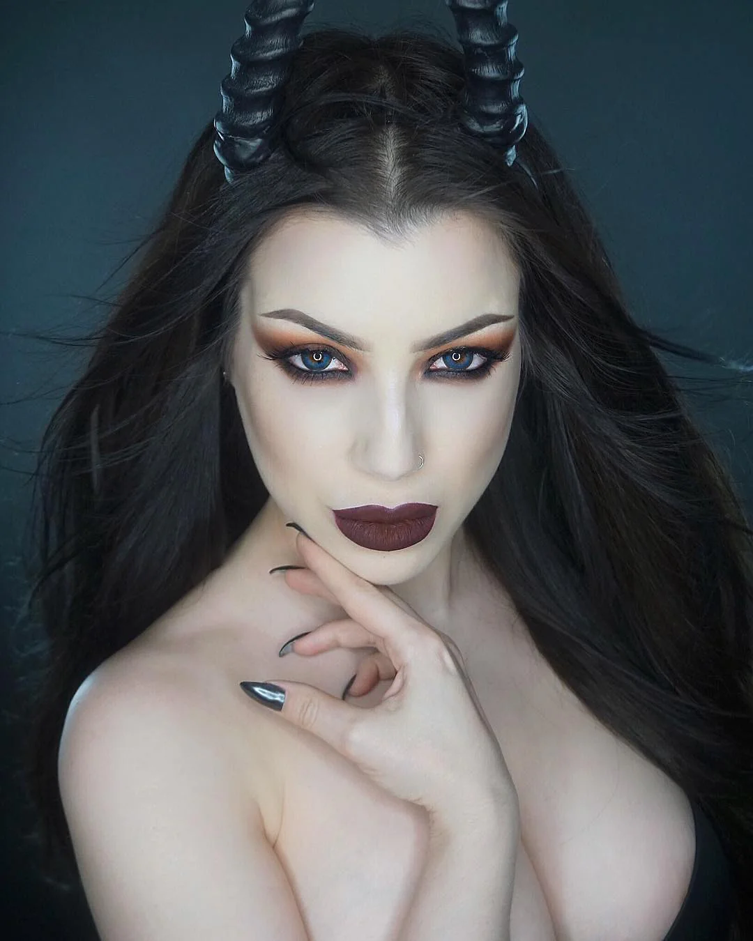 Natsumi Blue Contacts For Astigmatism - Image 7